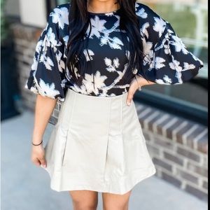 Abstract Floral Print, size medium